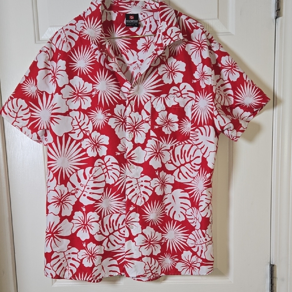 Southpole Lg  Red and White Casual Button Down Shirt with Floral Print - Picture 4 of 9